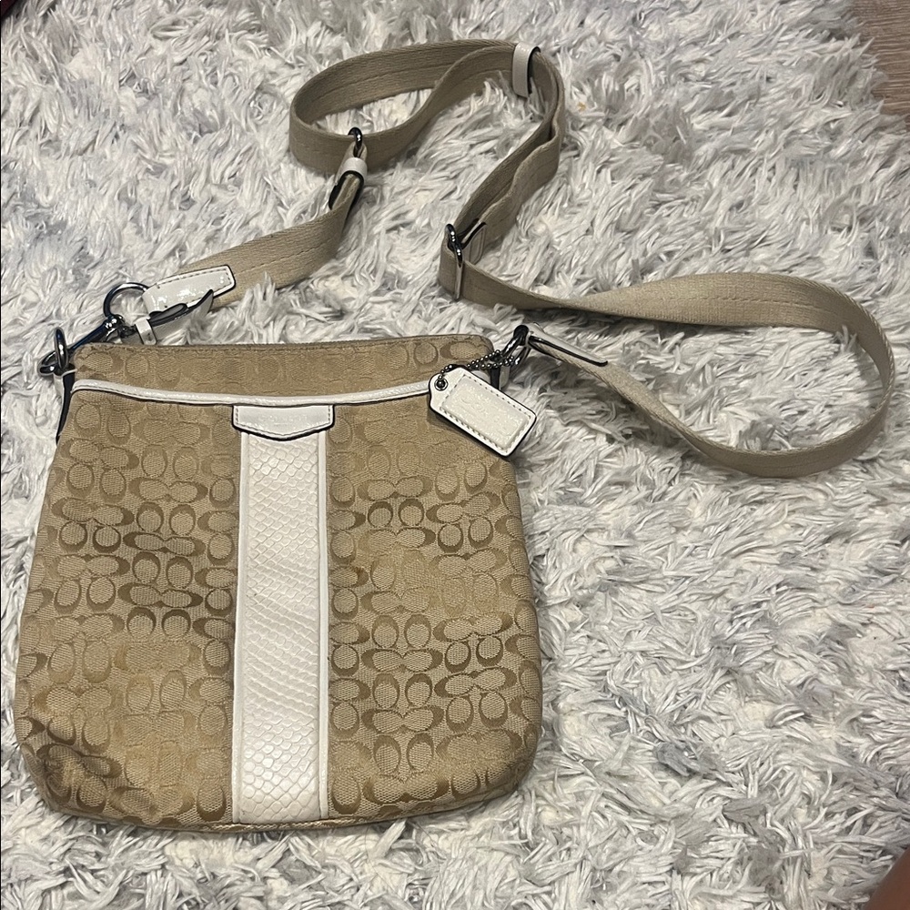 COACH BEIGE SIGNATURE CROSSBODY BAG